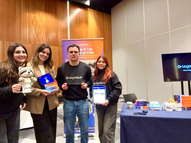 Stand de Legal Quiz en una actividad universitaria